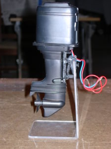 outboard-motor-left